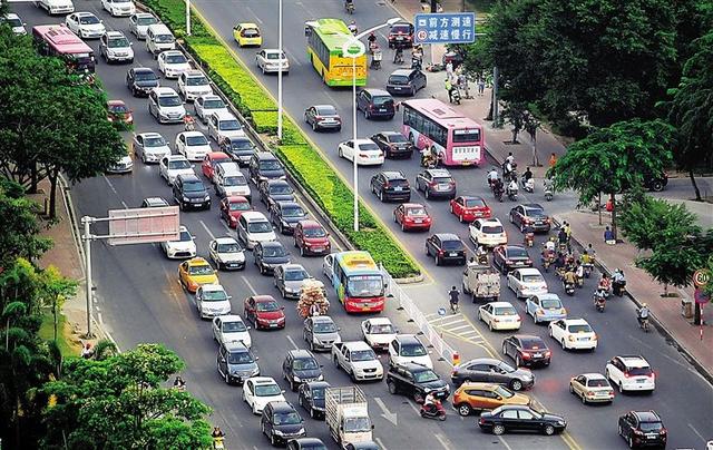 海南省人民政府关于实行小客车保有量调控管理的通告